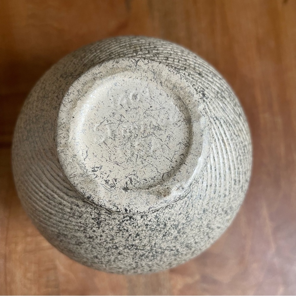 Vintage Shawnee Pottery Round 6" Vase Cream Gold Swirl Speckle Ruffle MCM 1409 - Picture 3 of 6